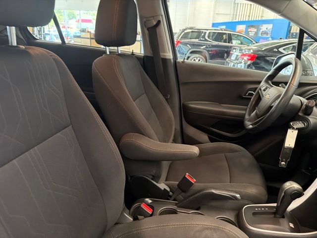 Used 2019 Chevrolet Trax LT AWD/4WD image 25