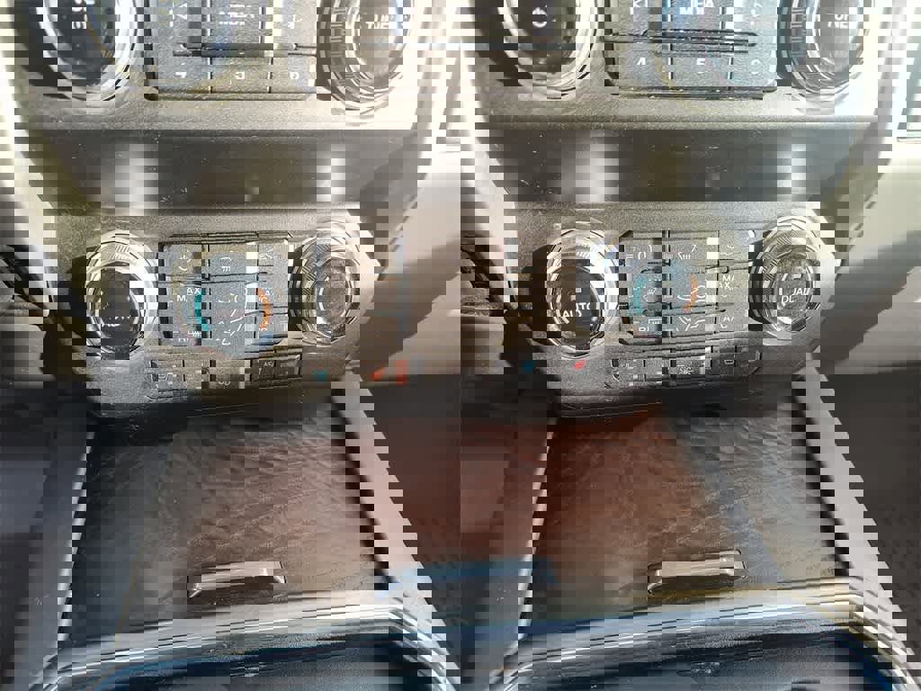 Used 2019 Ford F350 Limited w/ FX4 Off-Road Package image 19