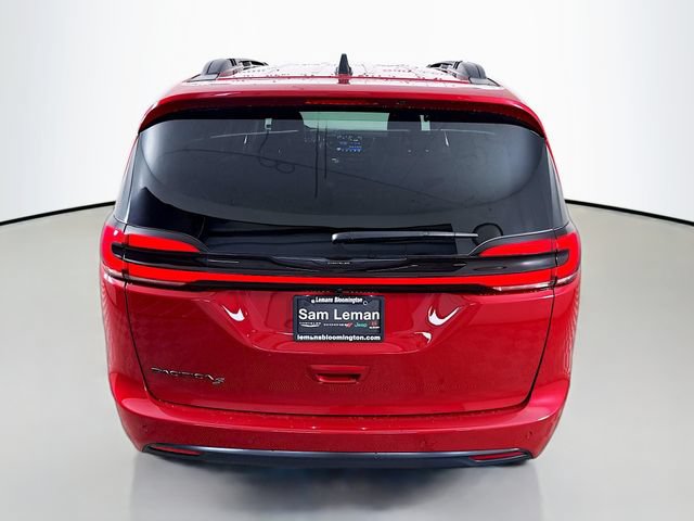 New 2026 Chrysler Pacifica Select w/ S Appearance Package FWD image 6