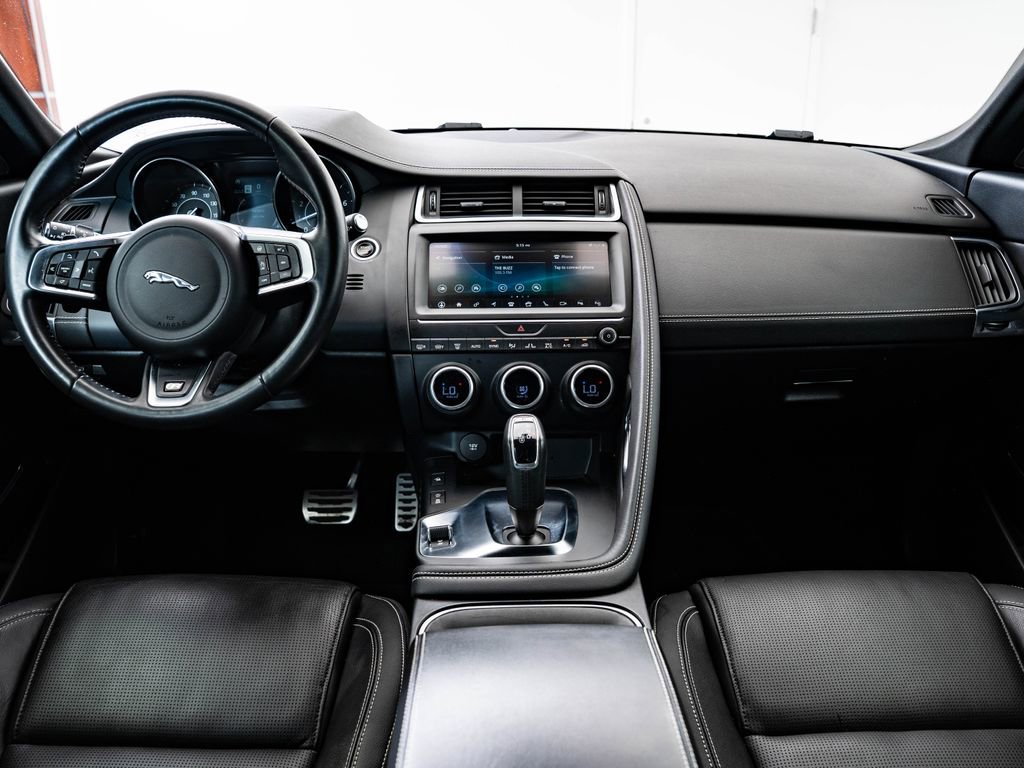 Used 2019 Jaguar E-PACE R-Dynamic SE image 35