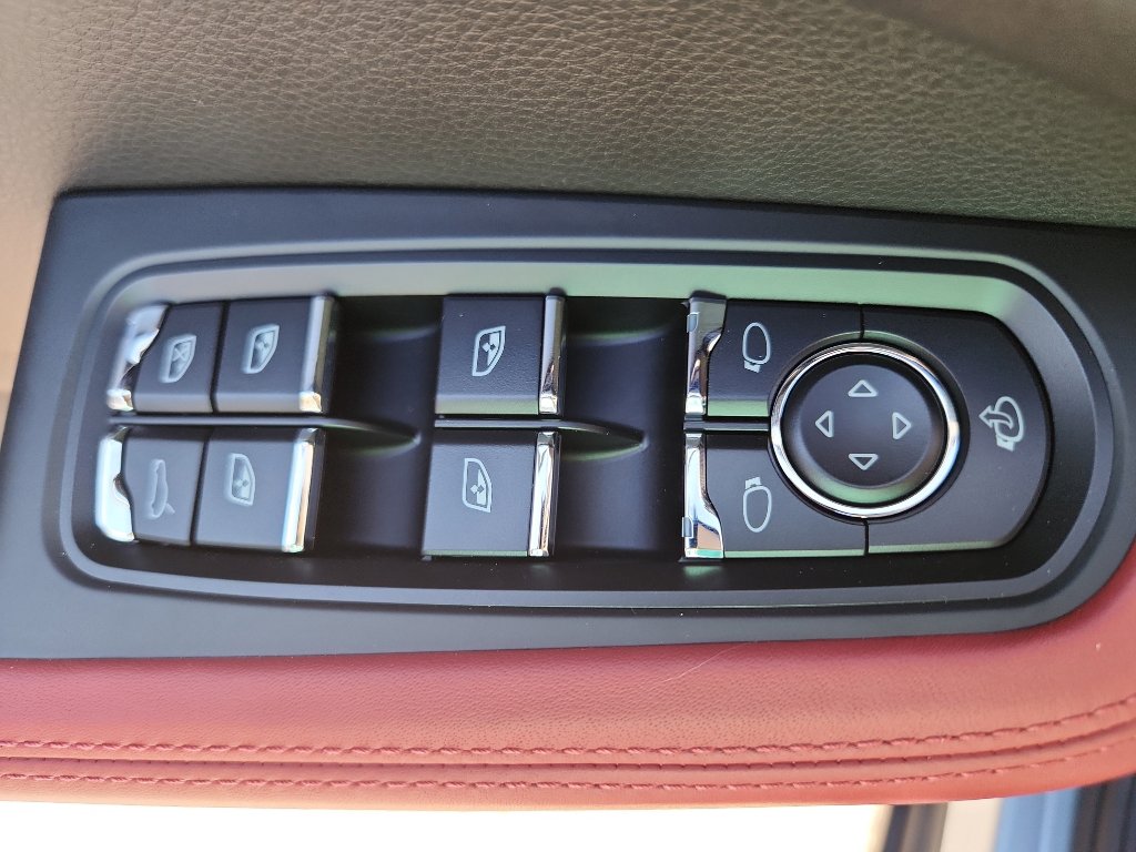 New 2026 Porsche Macan S image 18