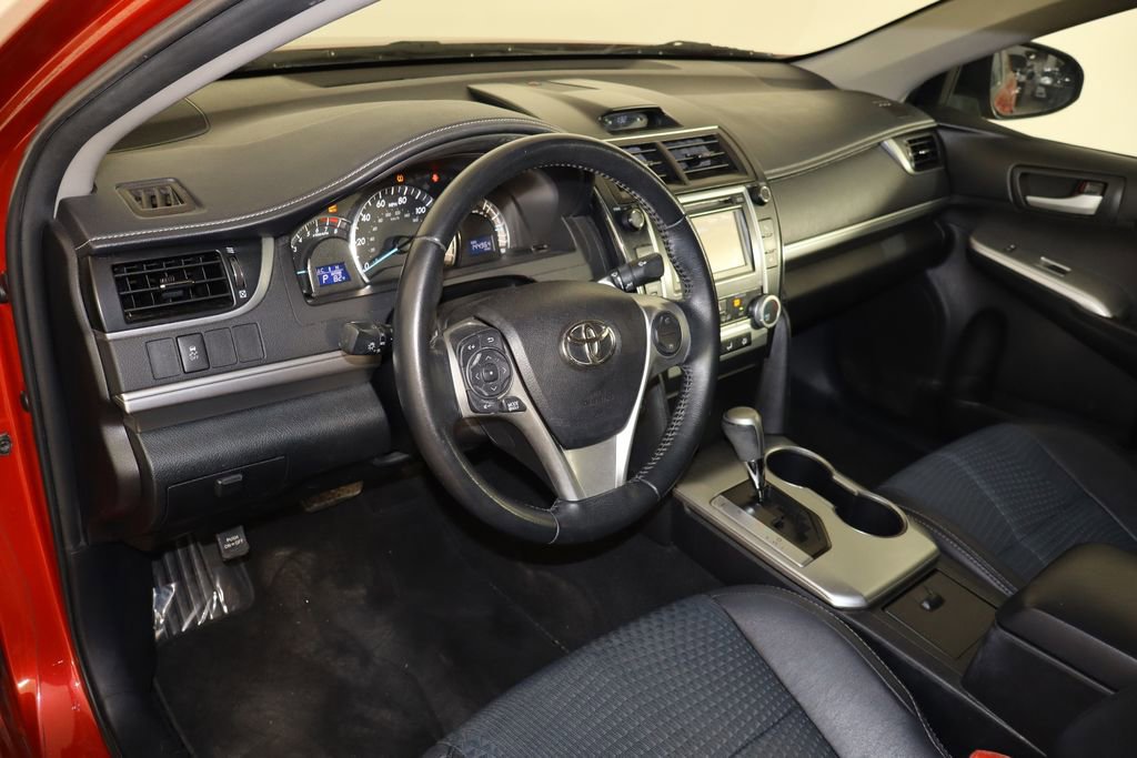 Used 2014 Toyota Camry SE FWD image 22