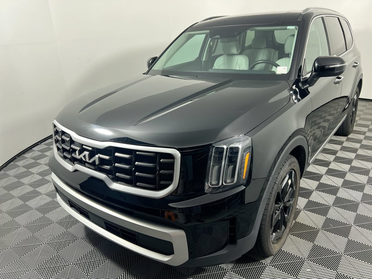 Used 2024 Kia Telluride S w/ S Sunroof Package FWD image 7