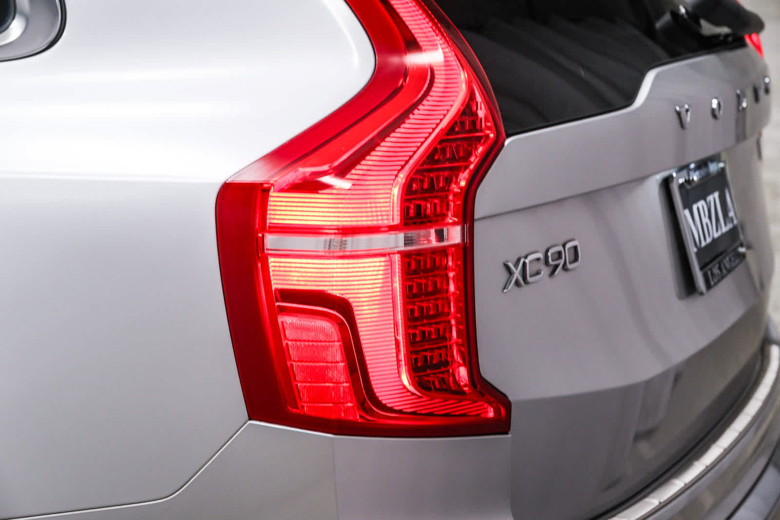 Used 2022 Volvo XC90 T8 Inscription w/ Advanced Package AWD/4WD image 7