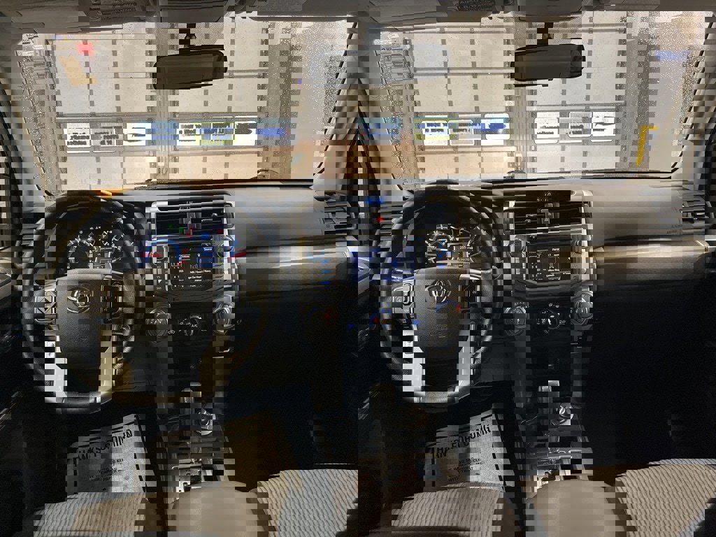 Used 2014 Toyota 4Runner image 28