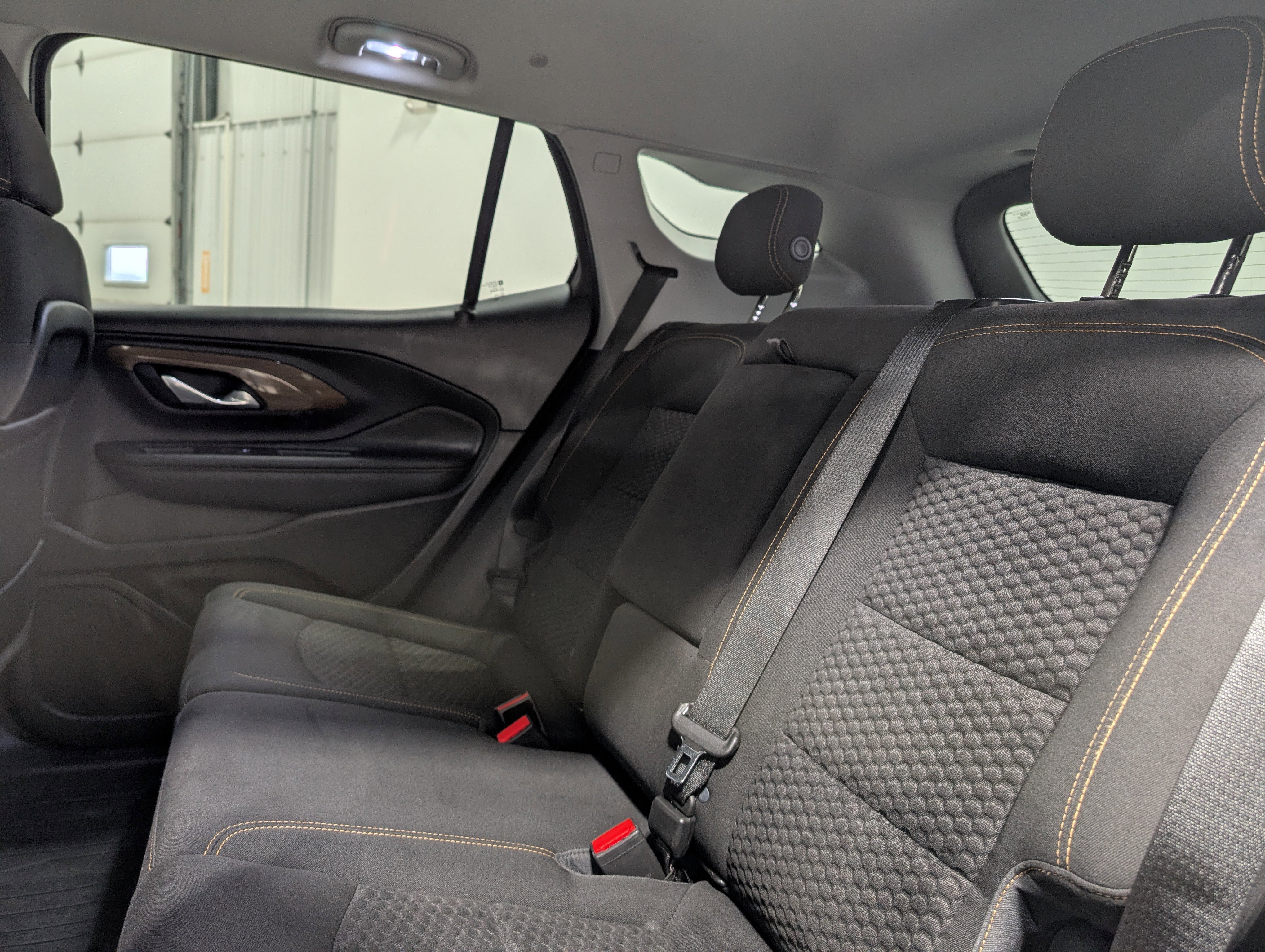 Used 2020 GMC Terrain SLE w/ Driver Convenience Package image 16