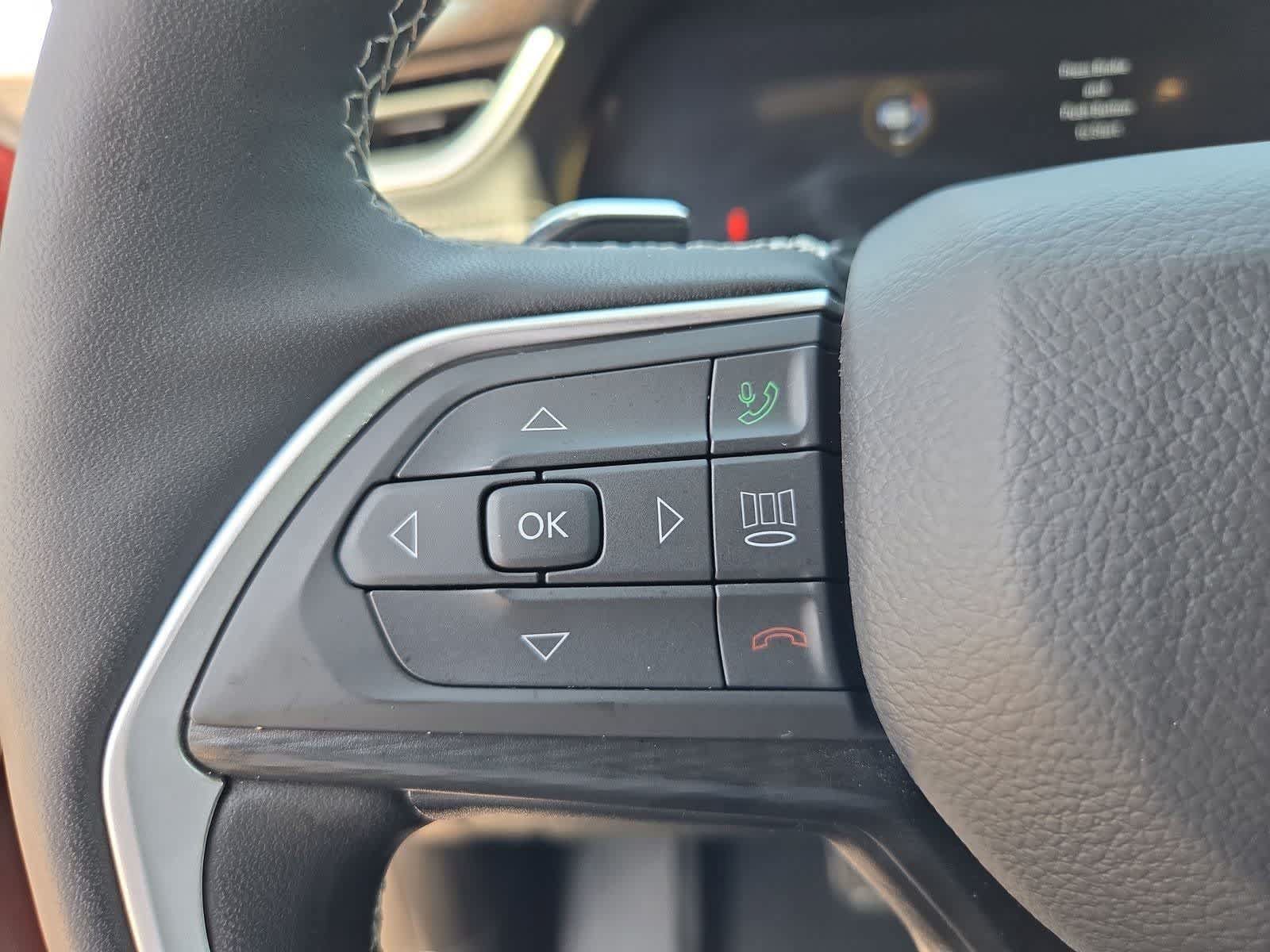 Used 2025 Jeep Grand Cherokee Altitude RWD image 23