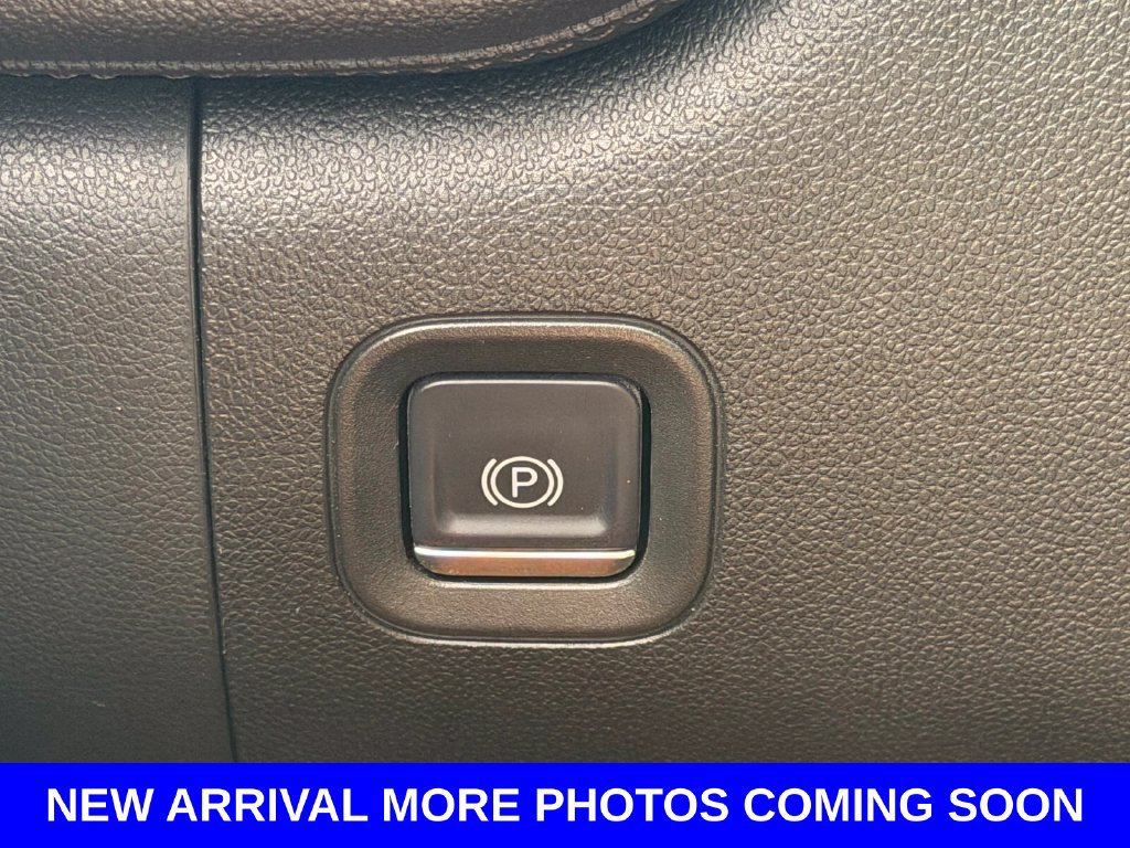 Used 2019 Chevrolet Silverado 1500 High Country w/ Technology Package AWD/4WD image 36