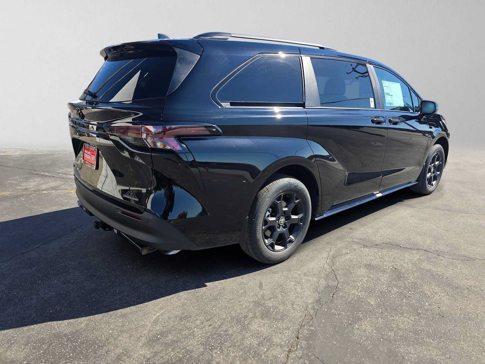 New 2026 Toyota Sienna XLE Woodland Edition AWD/4WD image 3