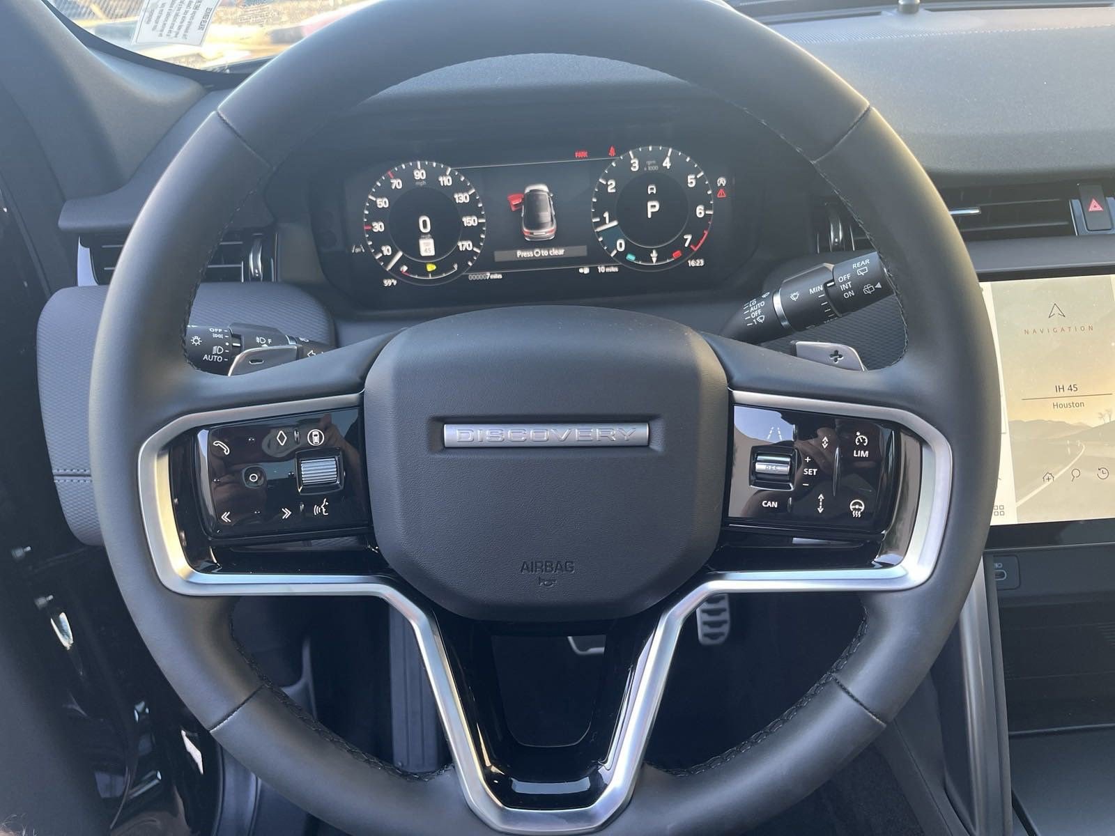 Used 2025 Land Rover Discovery Sport Dynamic SE image 14