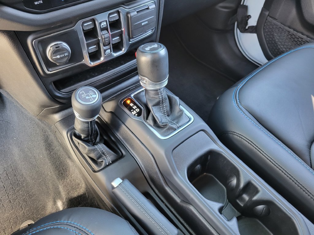 Used 2024 Jeep Wrangler High Altitude AWD/4WD image 15