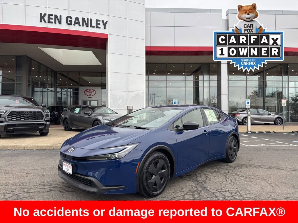 Used 2025 Toyota Prius LE image 1