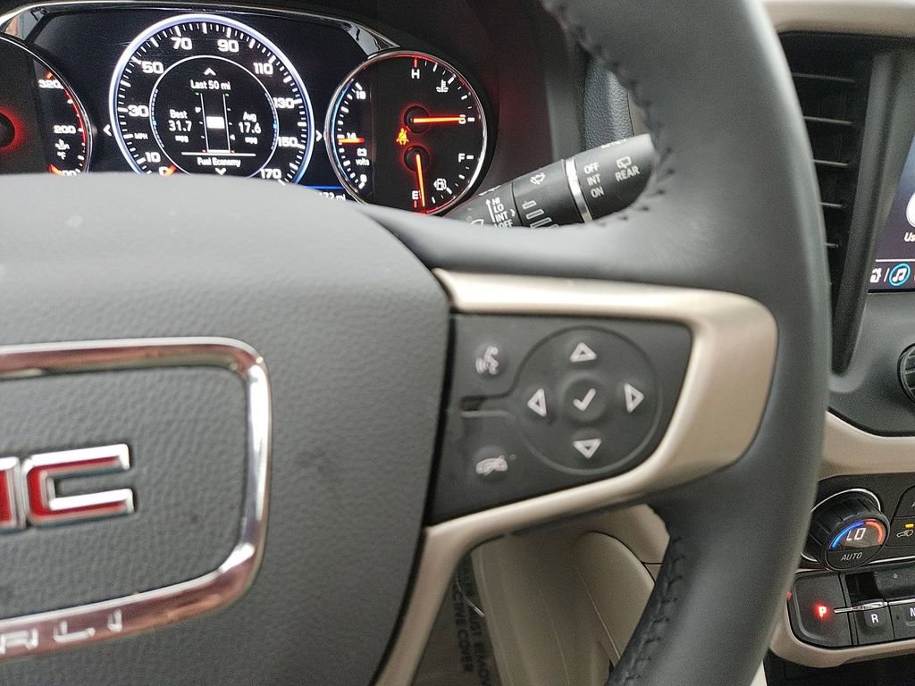 Used 2022 GMC Acadia Denali image 24