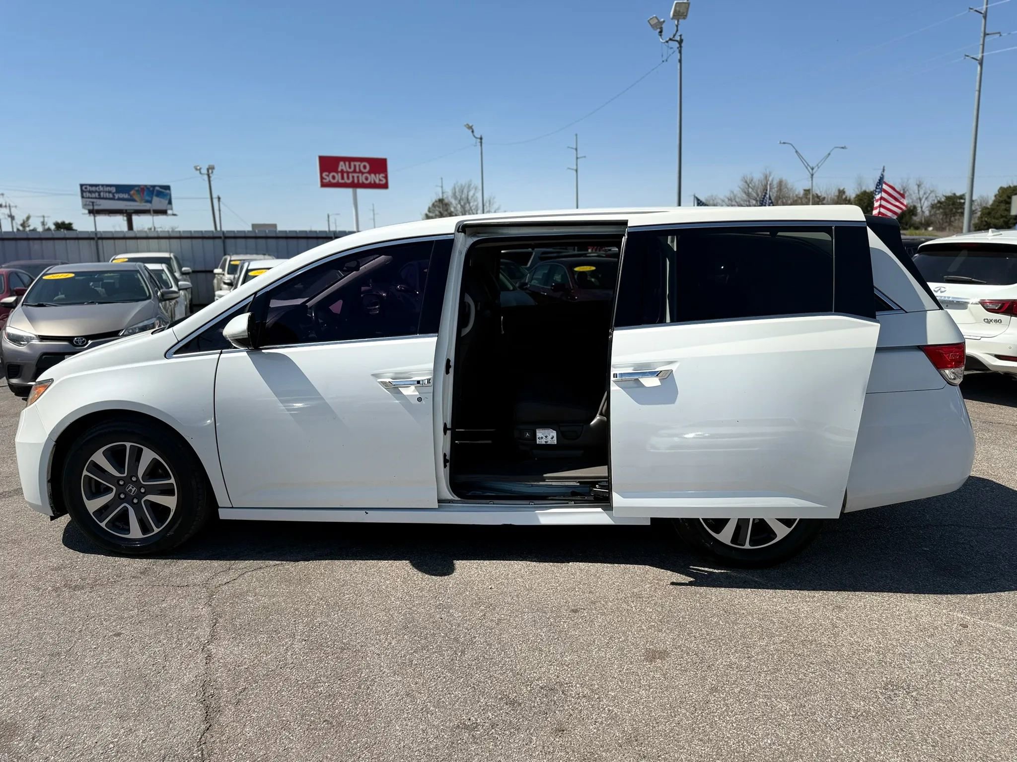 Used 2015 Honda Odyssey Touring image 10