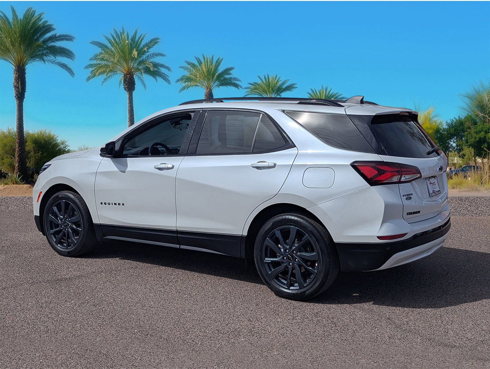 Used 2024 Chevrolet Equinox RS image 2