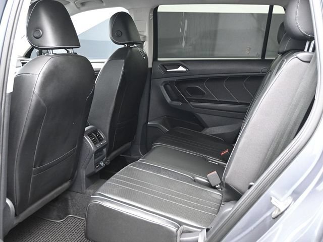 Used 2022 Volkswagen Tiguan SE FWD image 13