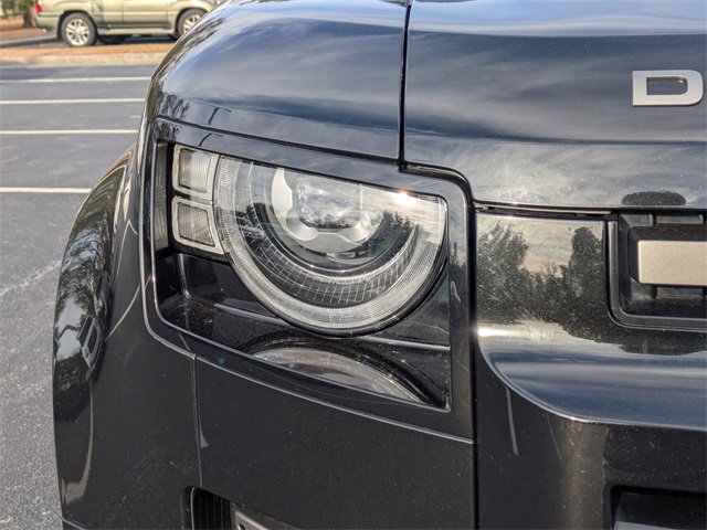 Used 2024 Land Rover Defender 110 X-Dynamic SE image 11