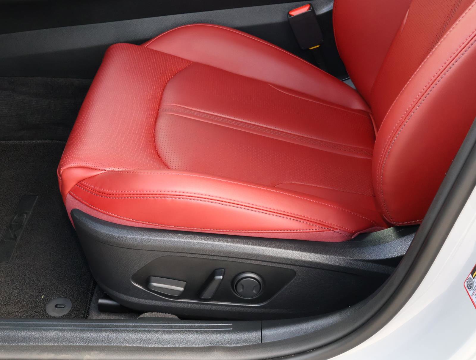 Used 2025 Kia K5 GT-Line w/ GT-Line Premium Package image 16