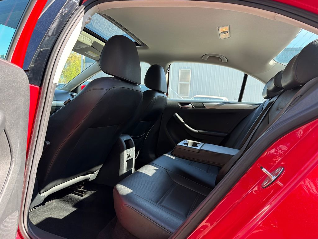 Used 2015 Volkswagen Jetta SE image 14