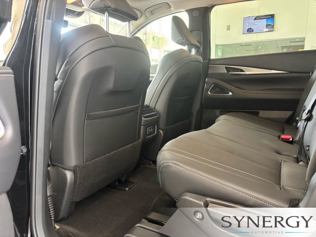 New 2027 INFINITI QX60 Luxe w/ Cargo Package FWD image 23