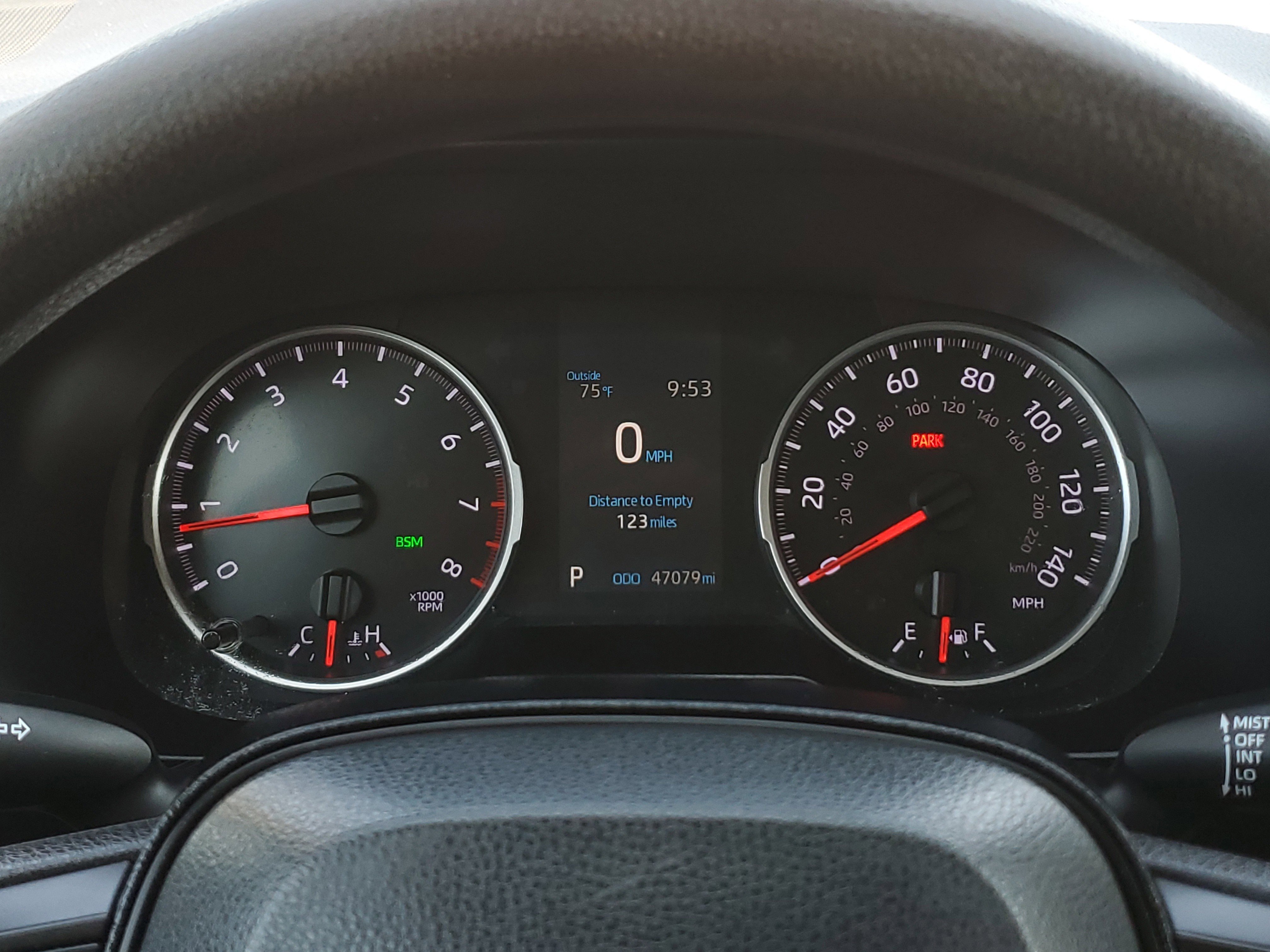 Used 2020 Toyota RAV4 XLE w/ Convenience Package FWD image 23