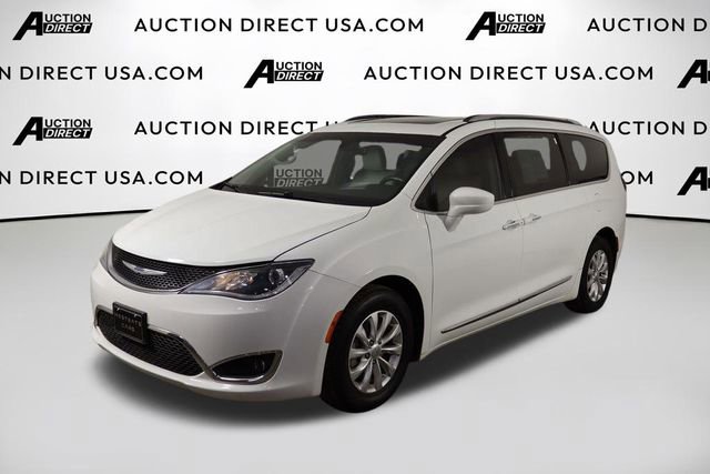 Used 2018 Chrysler Pacifica Touring-L Plus w/ Tire & Wheel Group