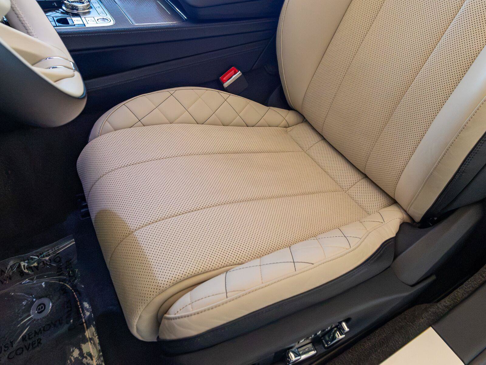 Used 2024 Bentley Continental GT Mulliner AWD/4WD image 22