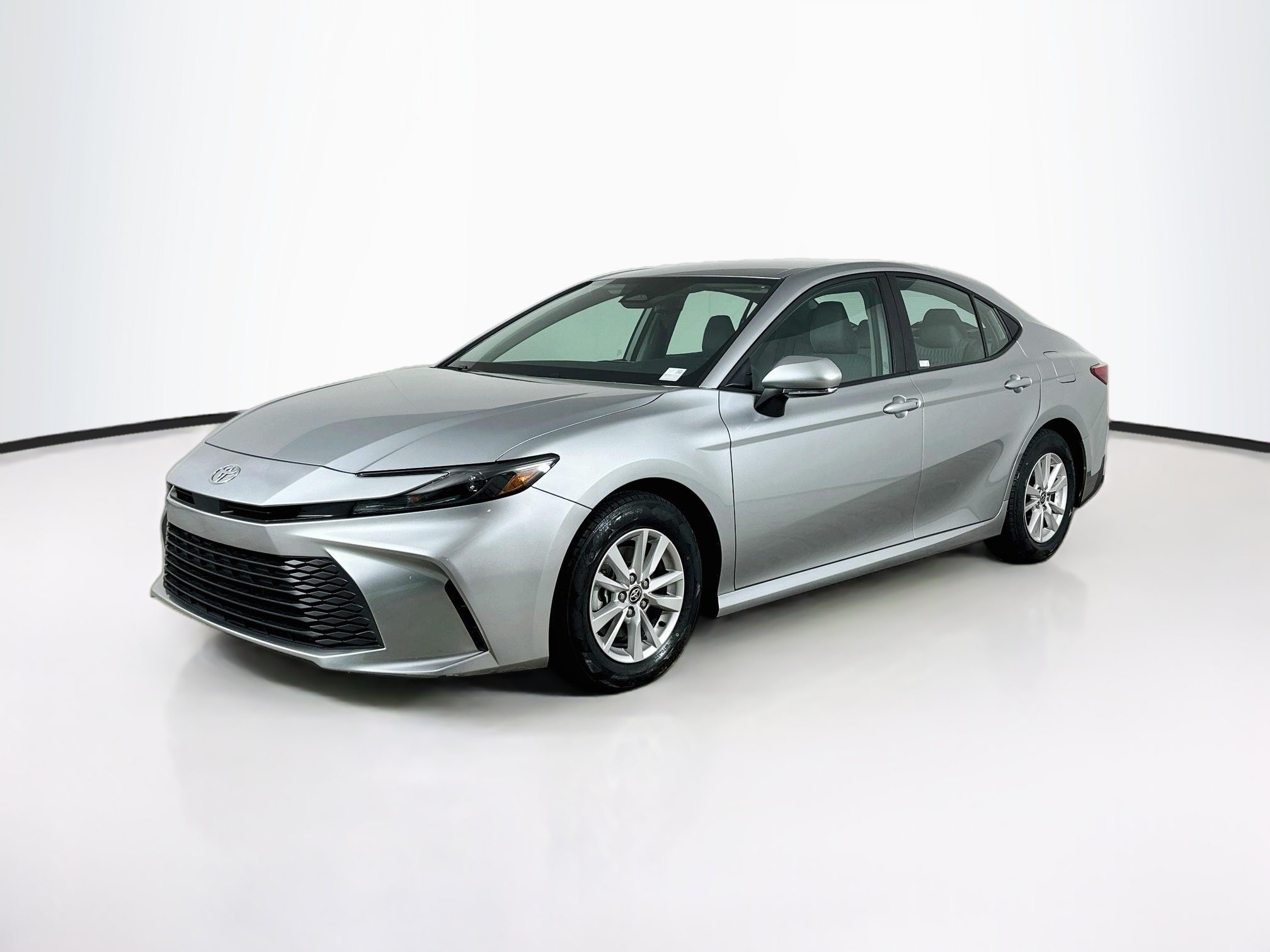 Used 2026 Toyota Camry LE FWD image 3