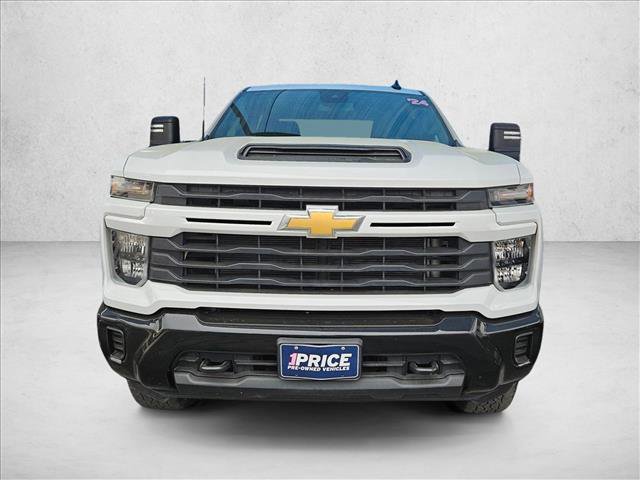Used 2024 Chevrolet Silverado 2500 Custom w/ Custom Value Package image 2