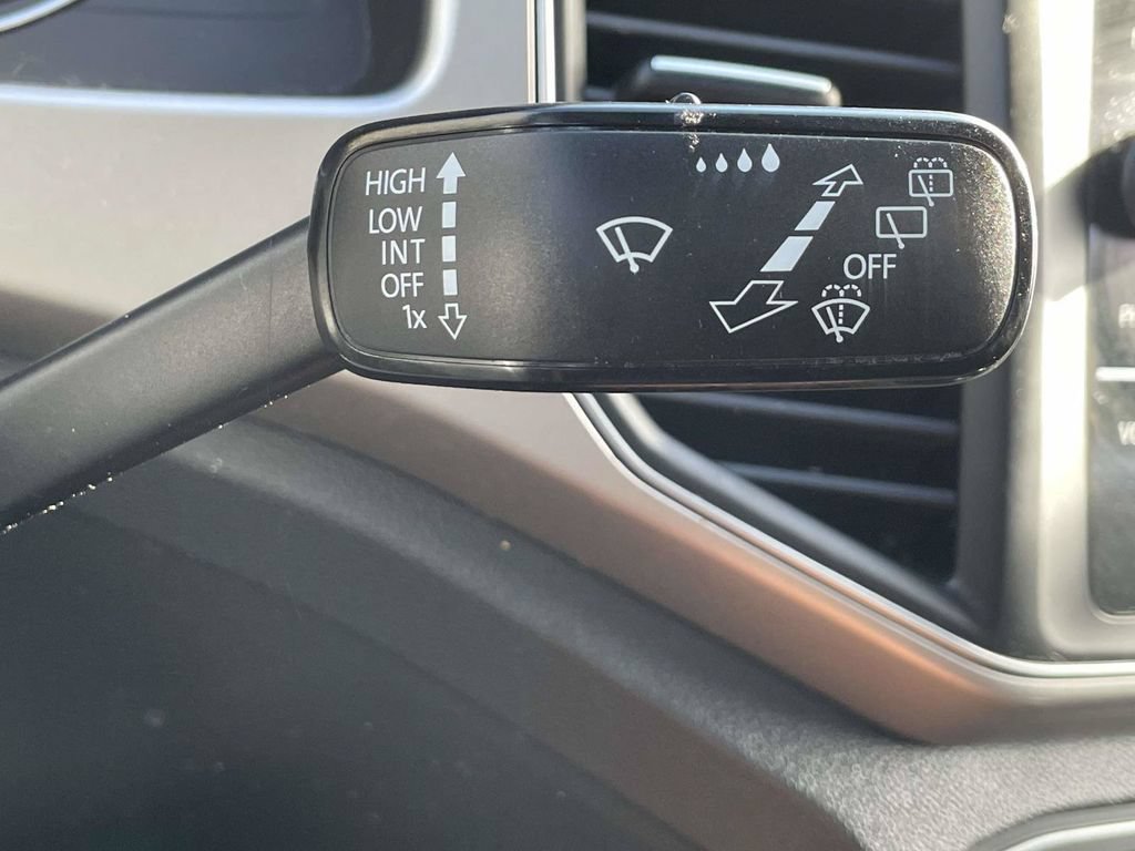 Used 2018 Volkswagen Atlas SE FWD image 33