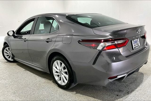 Used 2024 Toyota Camry SE image 4
