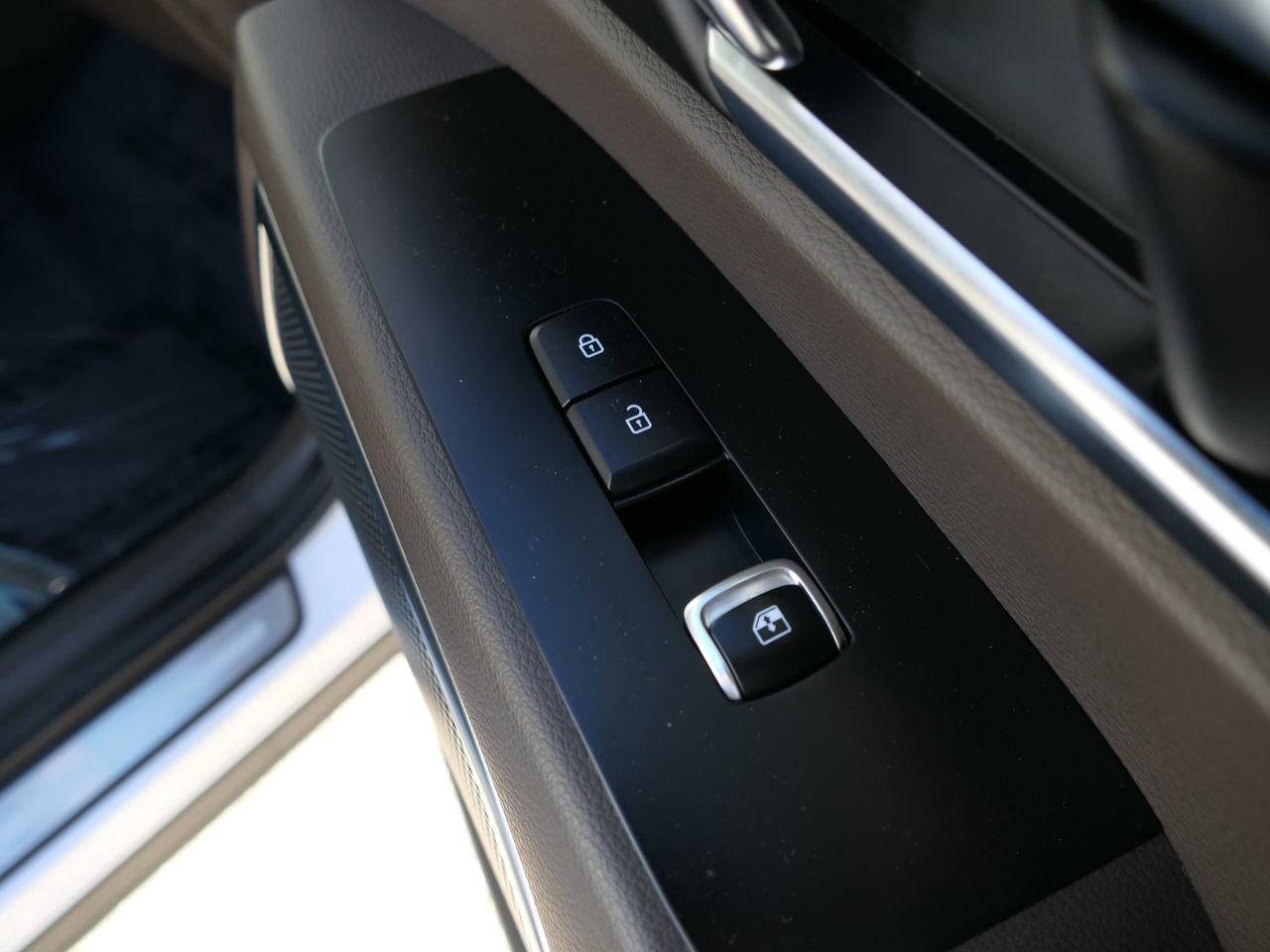 Used 2022 Kia Telluride SX w/ Towing Package image 26