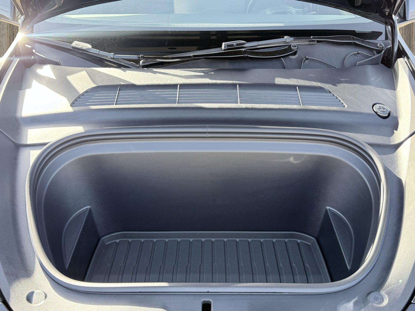 Used 2025 Tesla Model Y Long Range image 17