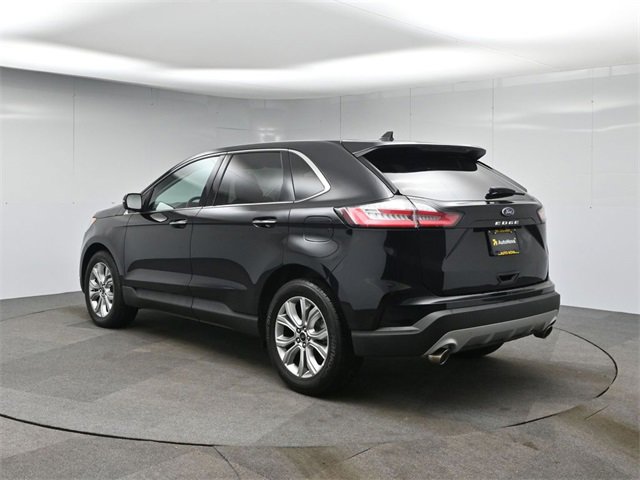 Used 2024 Ford Edge Titanium image 3