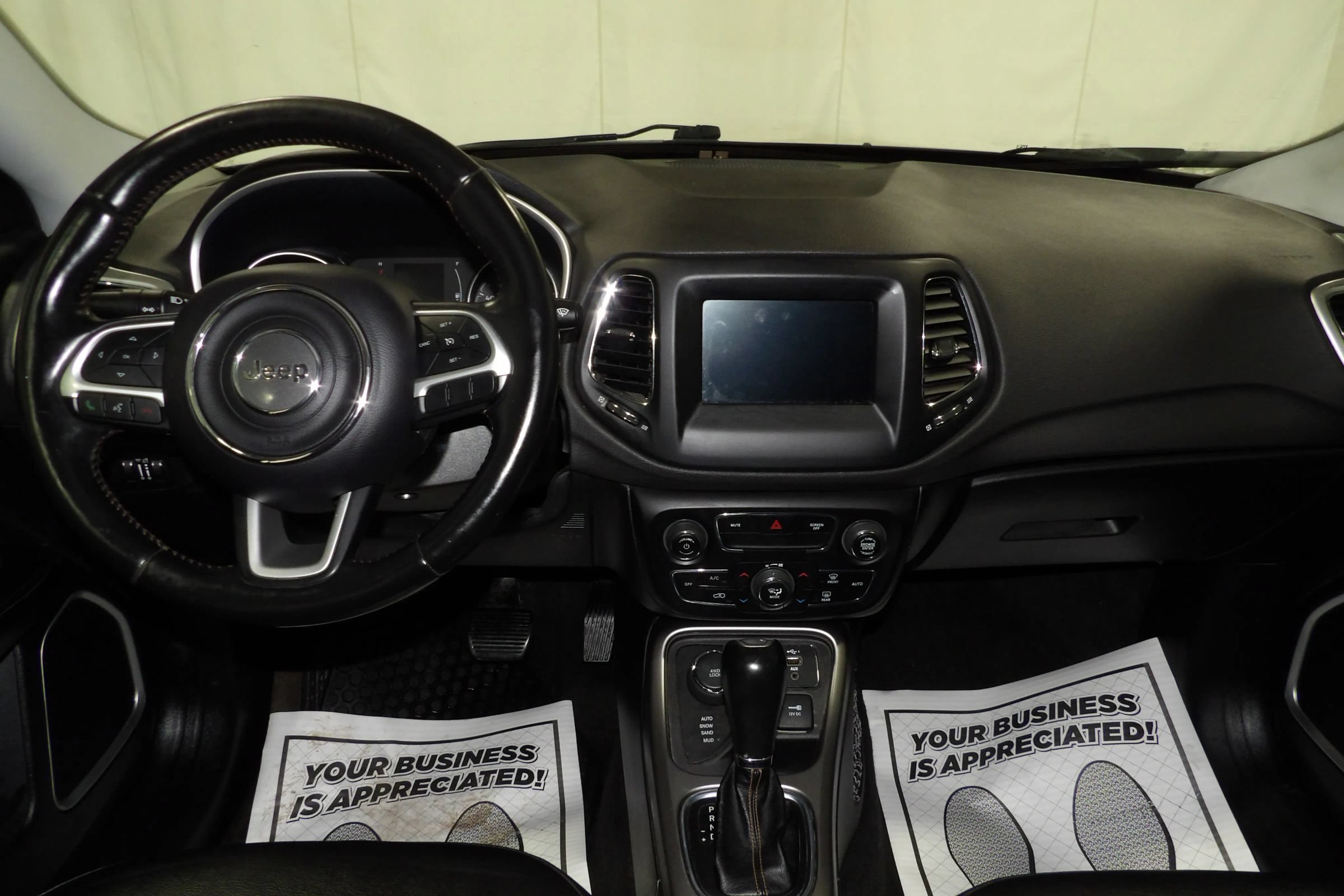 Used 2019 Jeep Compass Latitude w/ Cold Weather Group AWD/4WD image 11