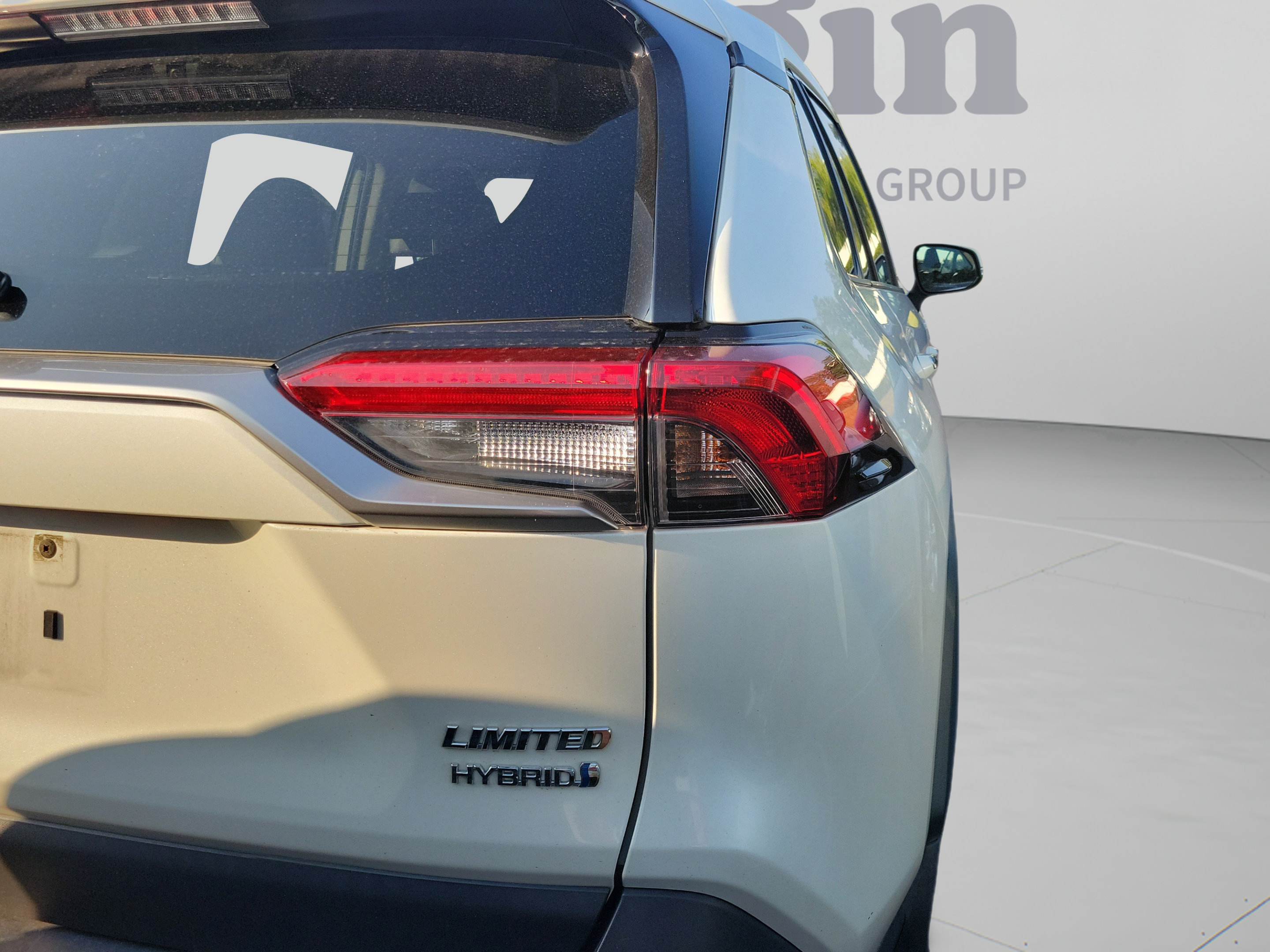 Used 2019 Toyota RAV4 Limited w/ Limited Grade Weather Package AWD/4WD image 18