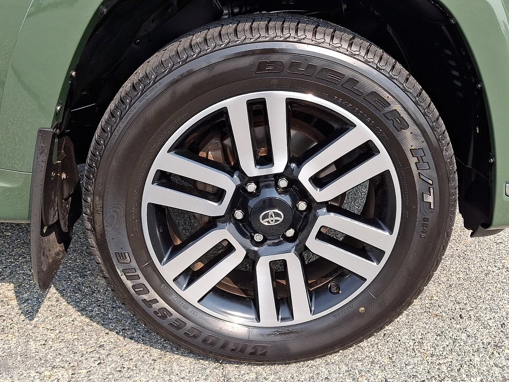 Used 2022 Toyota 4Runner Limited AWD/4WD image 8