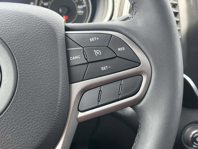 Used 2022 Jeep Cherokee Latitude Lux w/ Sun & Sound Group AWD/4WD image 29