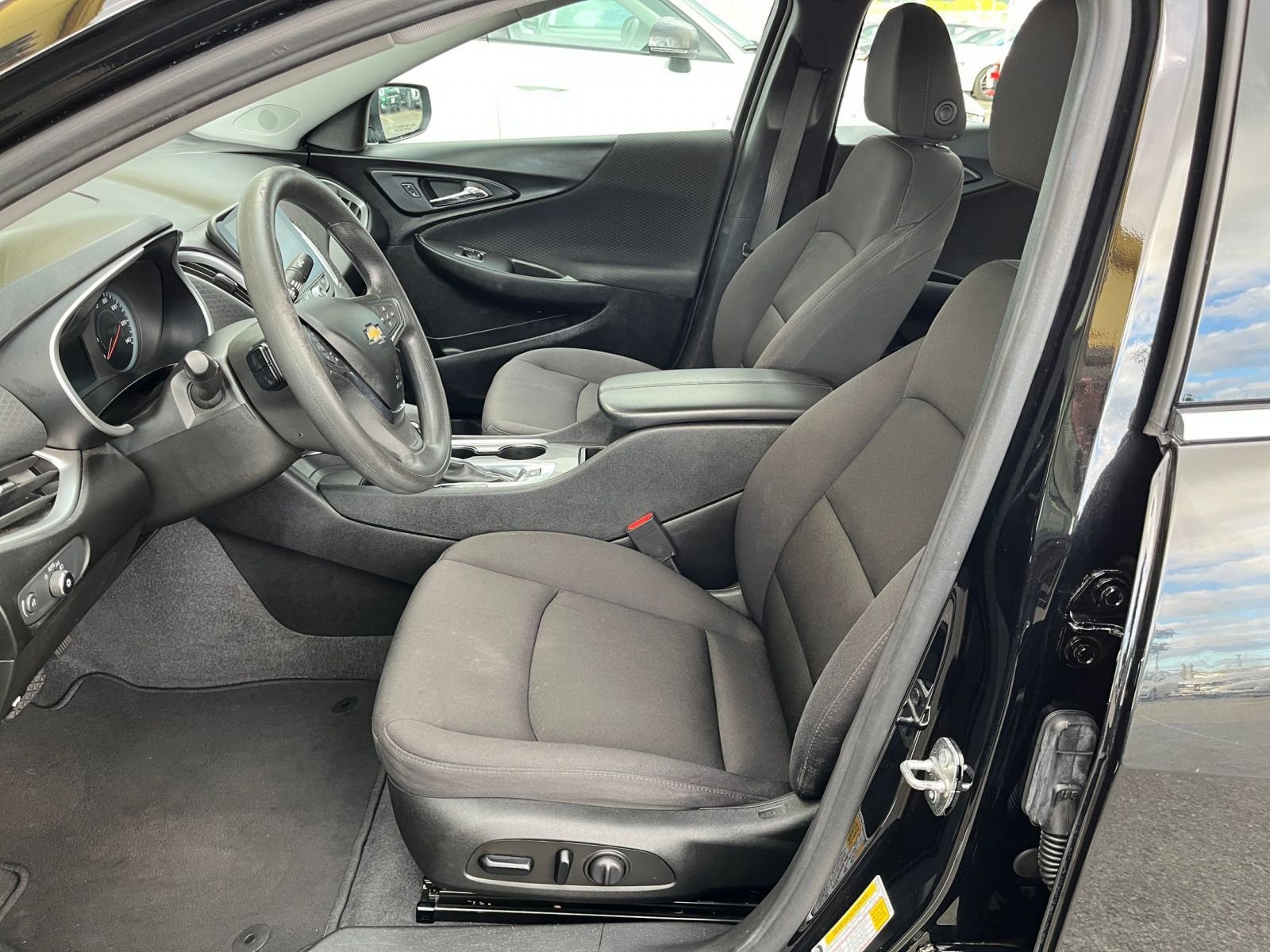 Used 2023 Chevrolet Malibu LT w/ Driver Confidence Package image 27