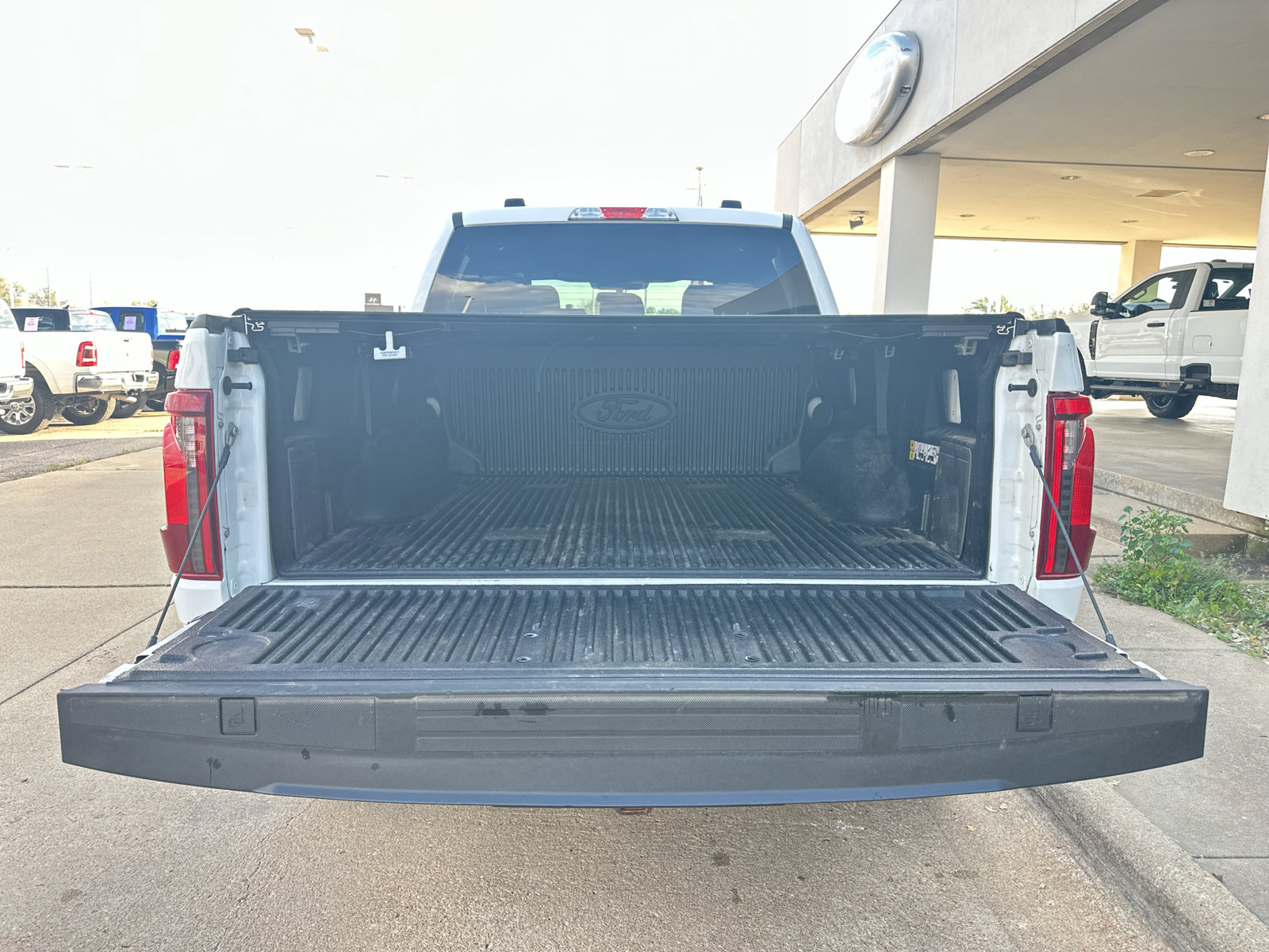 Used 2024 Ford F150 XLT w/ XLT Black Appearance Package AWD/4WD image 7