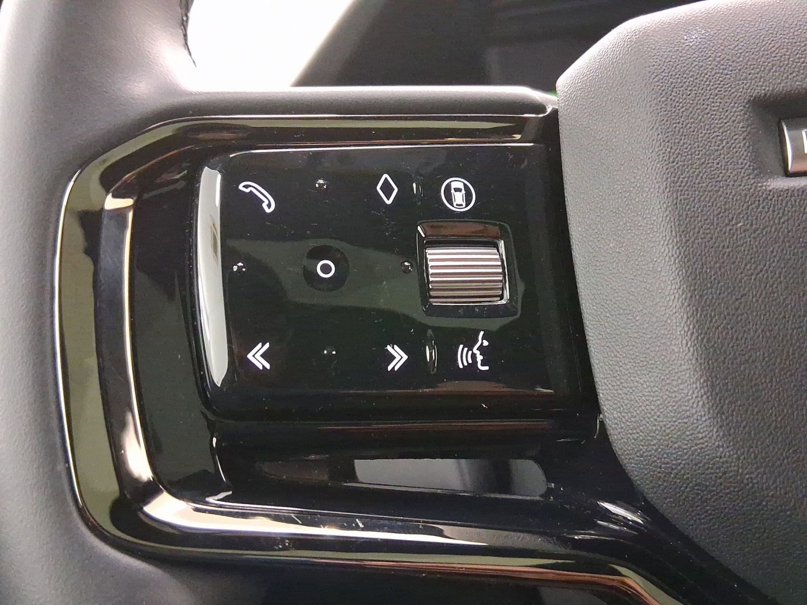 Used 2025 Land Rover Range Rover Evoque S image 15