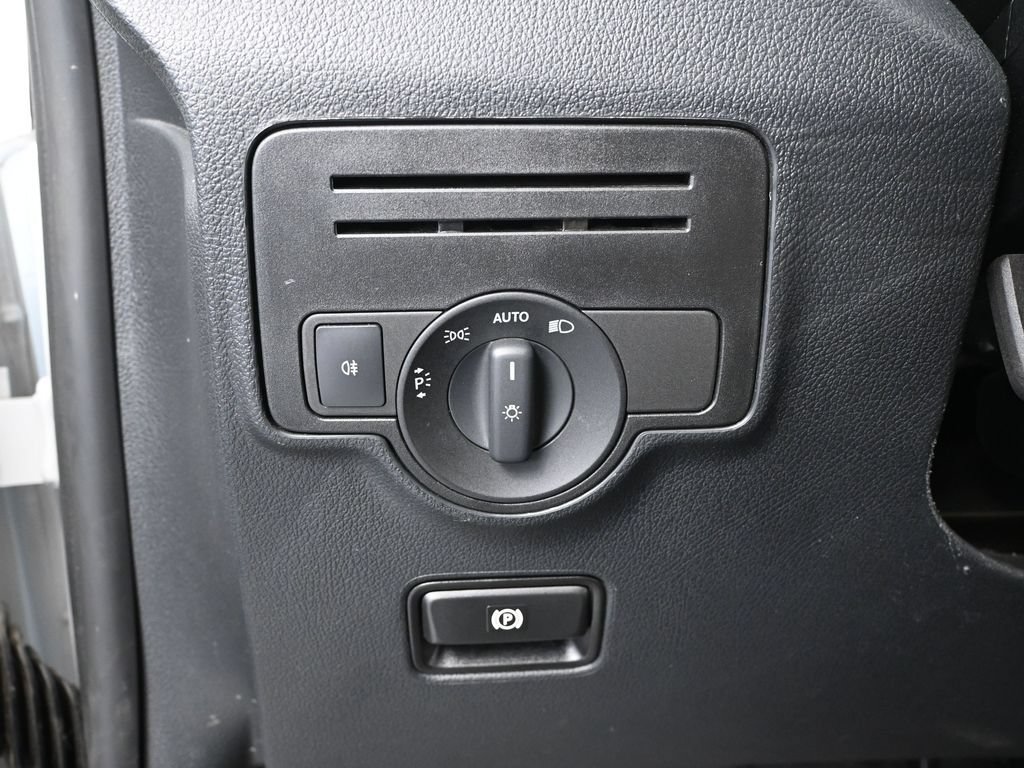 Used 2023 Mercedes-Benz Metris image 29