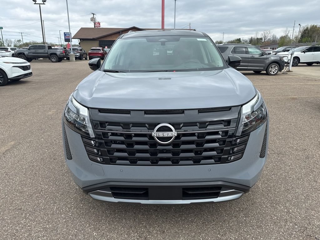 New 2026 Nissan Pathfinder Platinum AWD/4WD image 2
