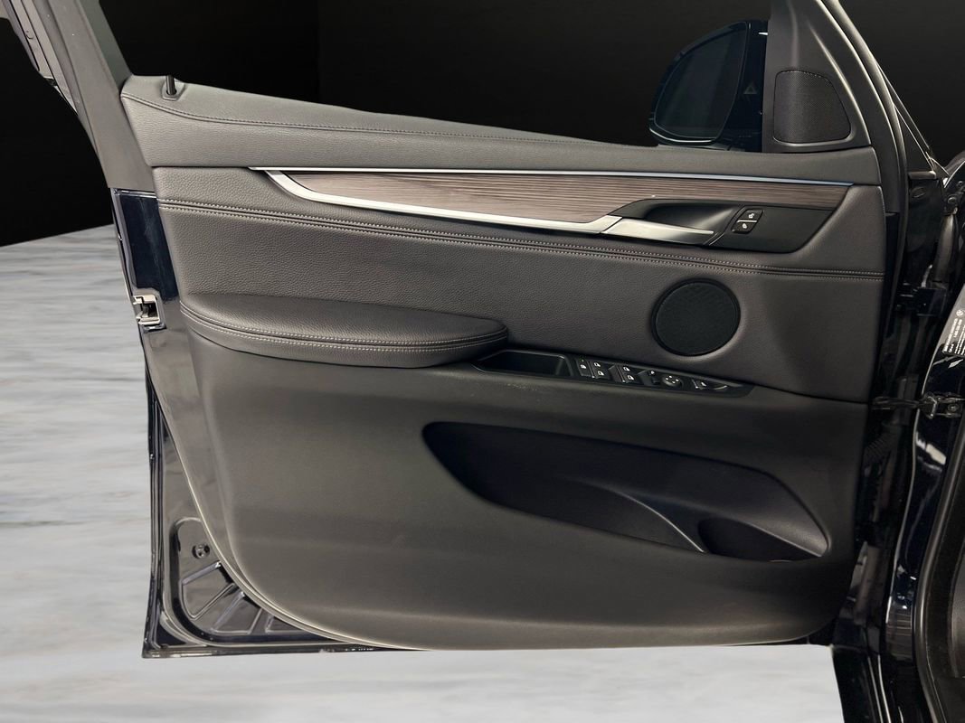 Used 2019 BMW X6 xDrive35i w/ M Sport Package image 40