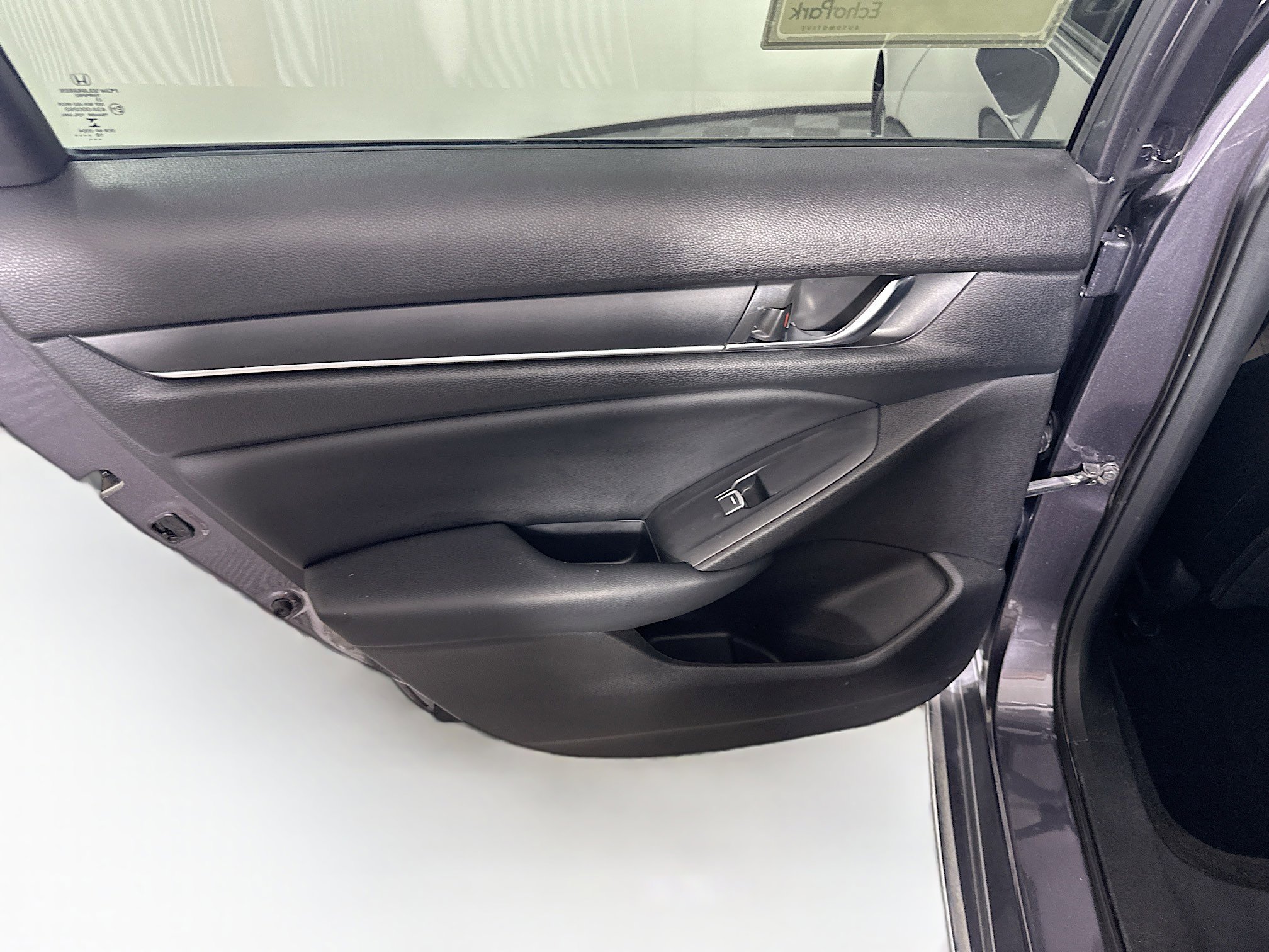 Used 2018 Honda Accord EX image 26