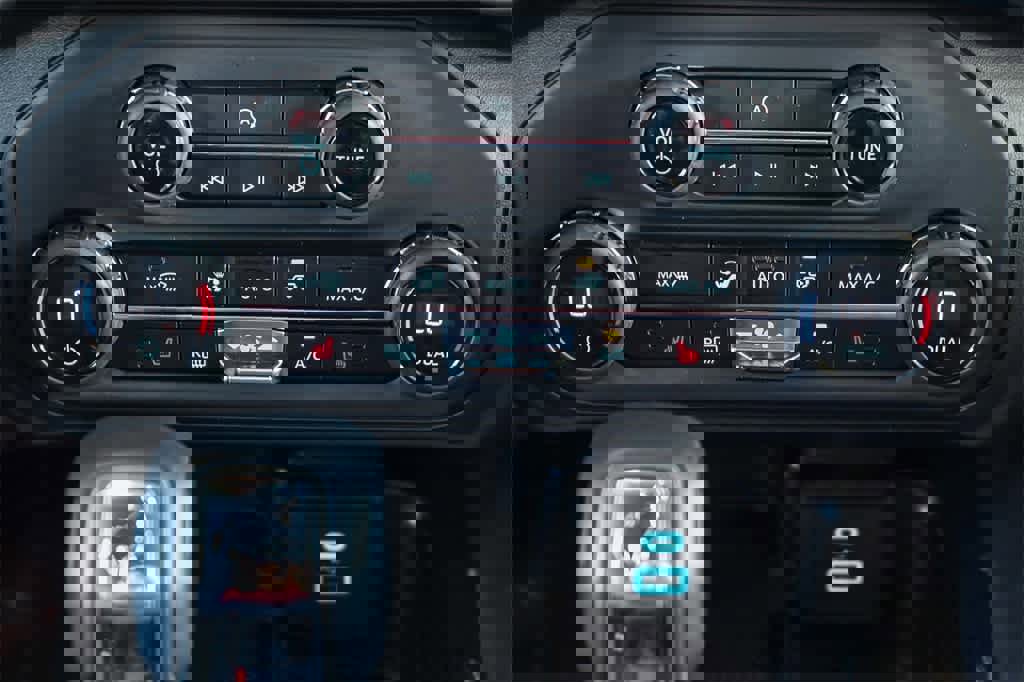 Used 2025 Ford Bronco Big Bend image 14