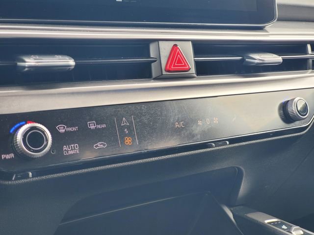 Used 2024 Kia Sorento S image 21