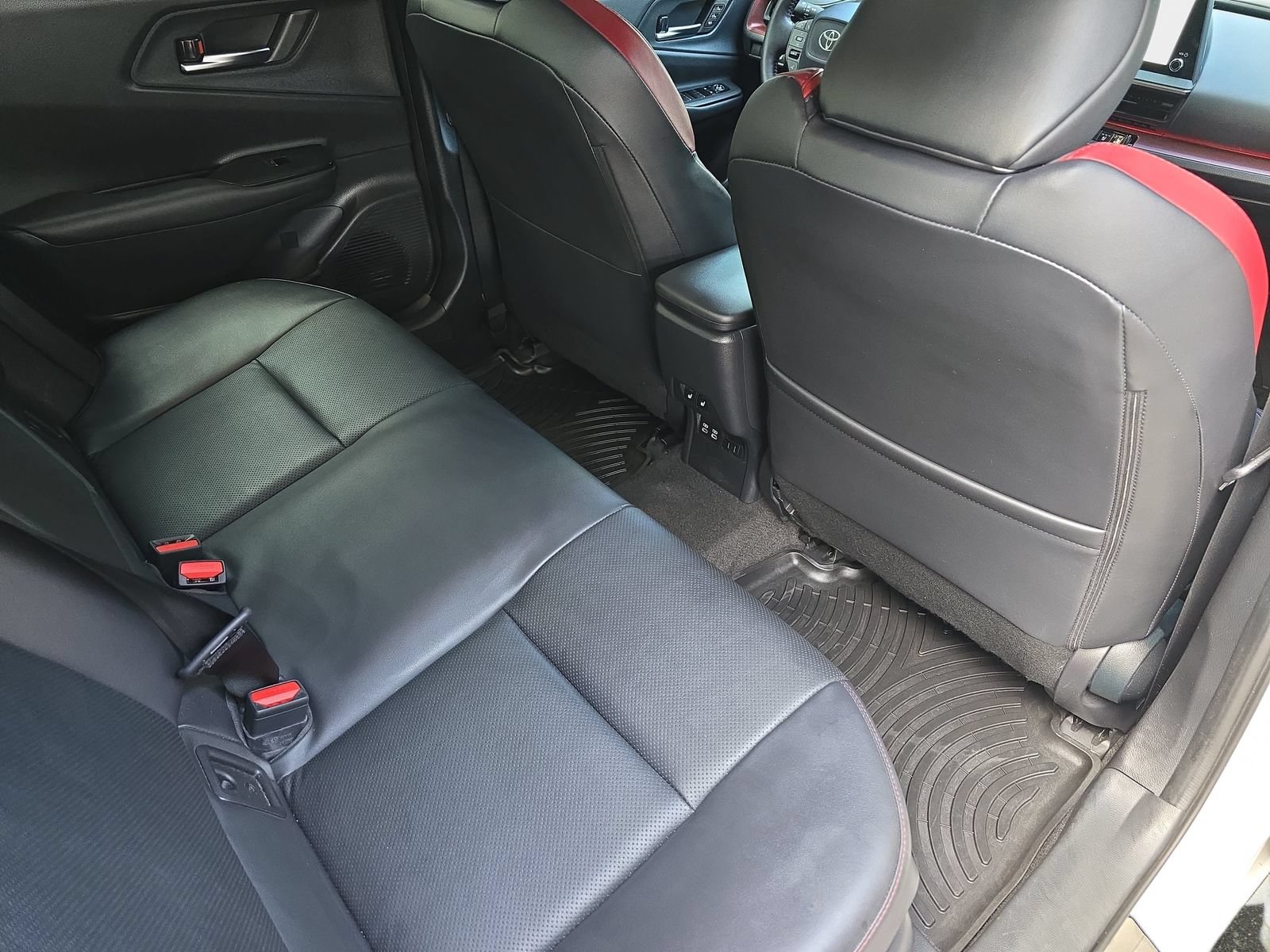Used 2024 Toyota Prius Prime Premium w/ Advanced Technology Package FWD image 13