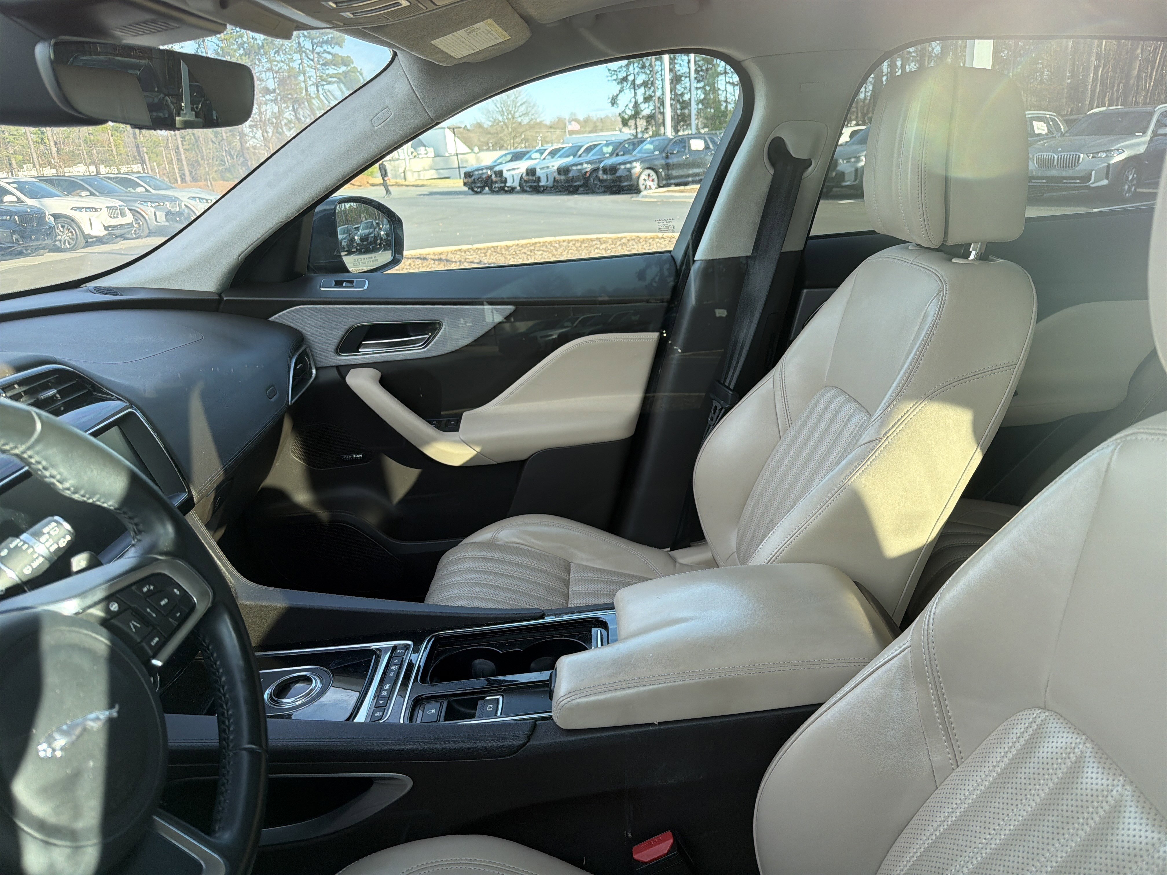 Used 2019 Jaguar F-PACE Portfolio image 18