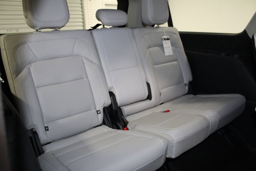 New 2025 Lincoln Navigator L Reserve image 36